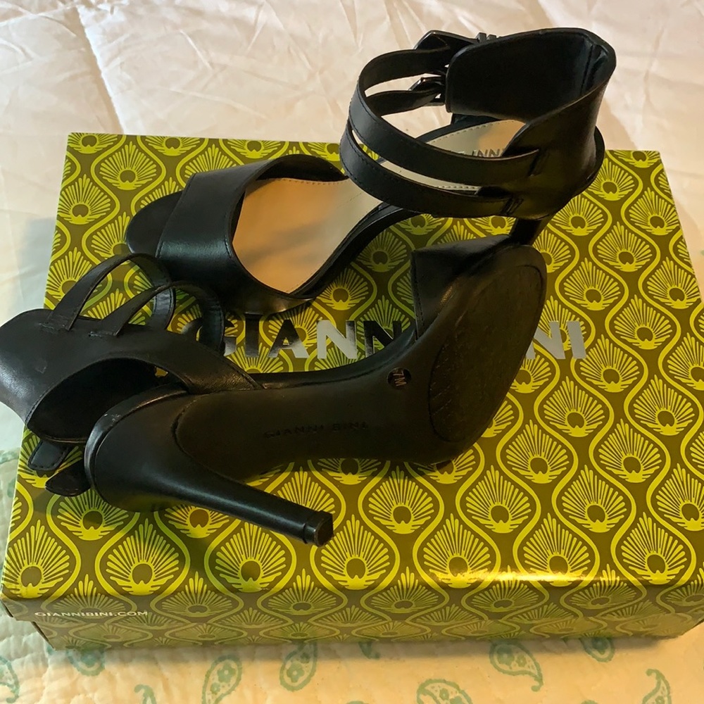 Women’s Gianni Bini heels